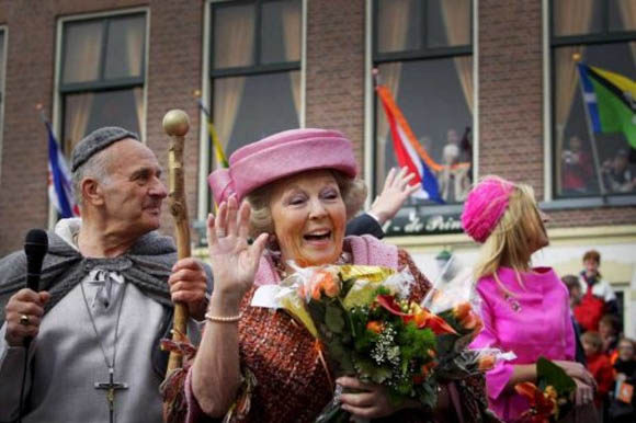 Королева Голландии Беатрикс – день рождения