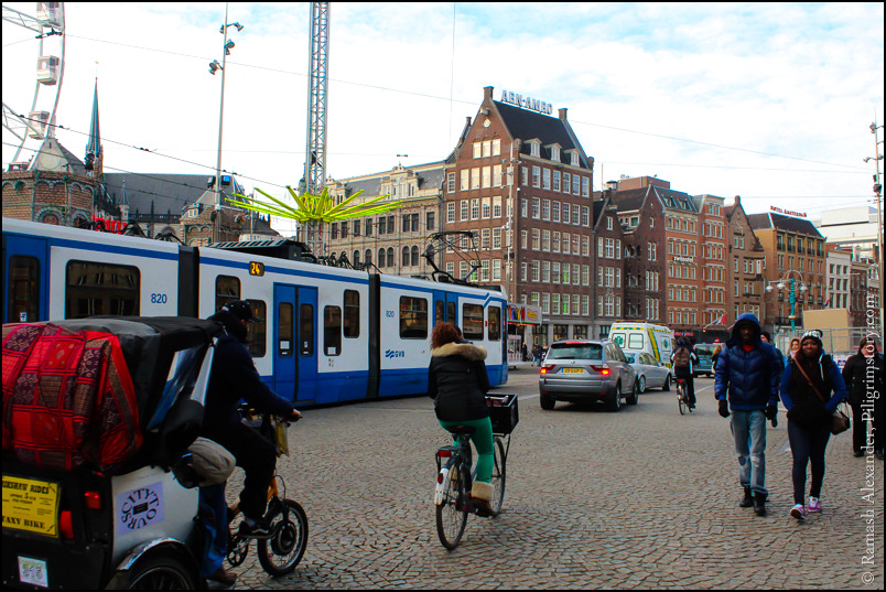 Какой язык в Амстердаме, на каком говорит туристу?